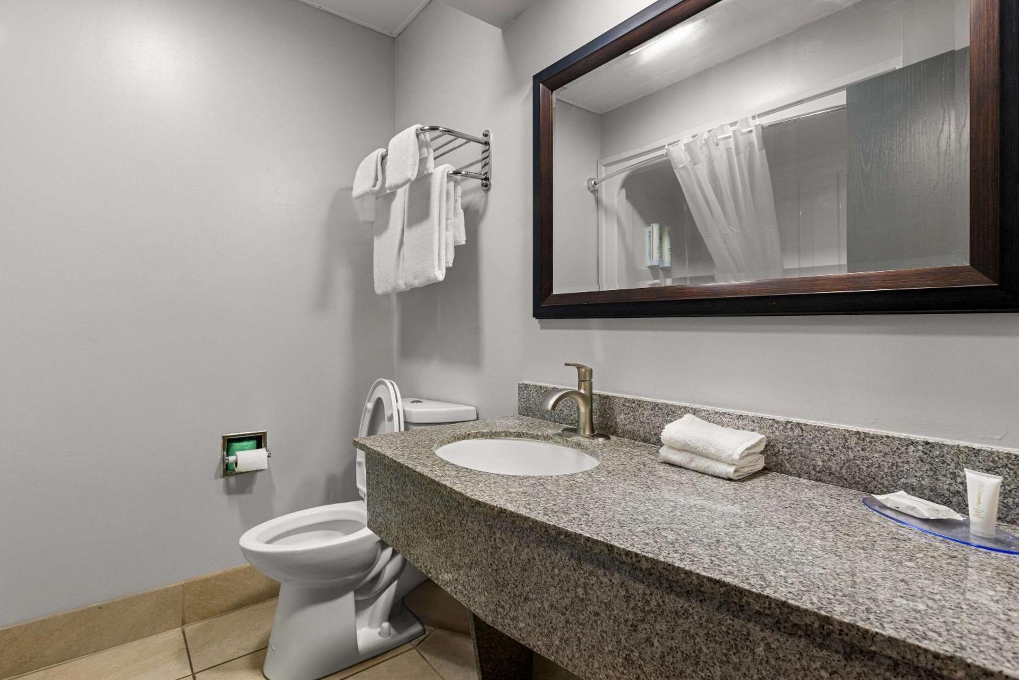 Clarion Pointe Hinesville Near Fort Stewart Extérieur photo